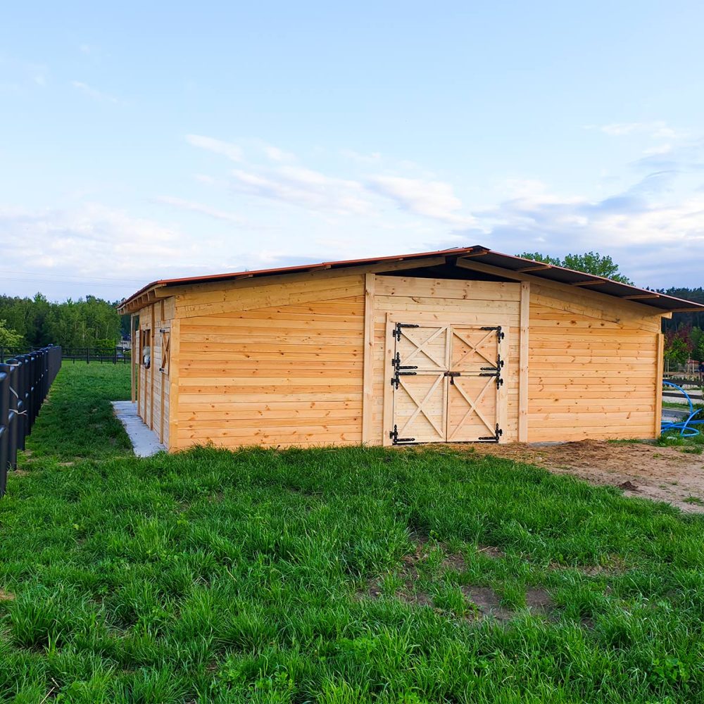 Stajnie angielskie akcesoria dla koni. Sklep dla Koni